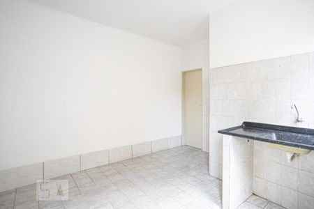 Banheiro de casa para alugar com 1 quarto, 30m² em Vila Silva Ribeiro, Carapicuíba