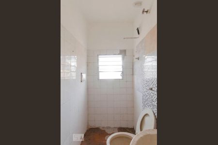 Banheiro de casa para alugar com 1 quarto, 25m² em Parque Boturussu, São Paulo