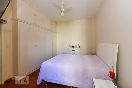 Quarto 1 de apartamento à venda com 2 quartos, 70m² em Copacabana, Rio de Janeiro