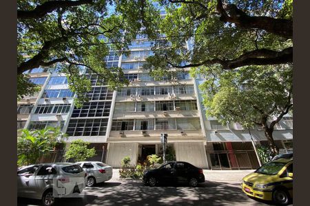 Apartamento à venda com 70m², 2 quartos e sem vagaFachada