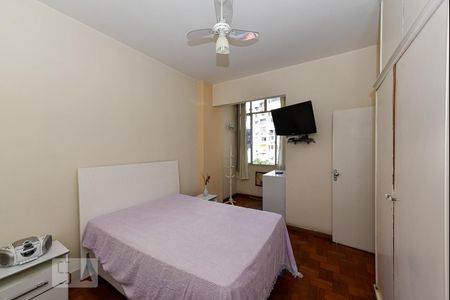 Quarto 1 de apartamento à venda com 2 quartos, 70m² em Copacabana, Rio de Janeiro