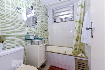 Apartamento à venda com 70m², 2 quartos e sem vagaBanheiro