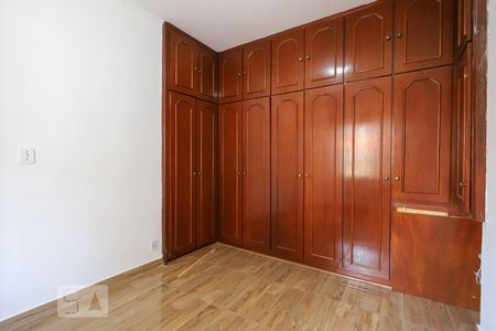 Quarto 1 de casa à venda com 2 quartos, 195m² em Vila Carbone, São Paulo