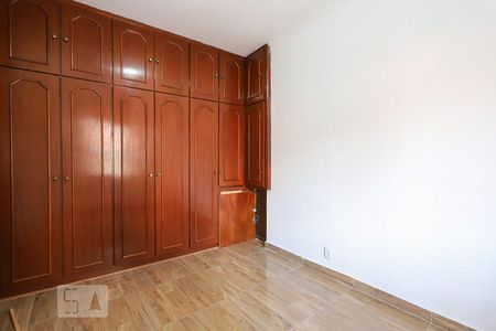 Quarto 1 de casa à venda com 2 quartos, 195m² em Vila Carbone, São Paulo