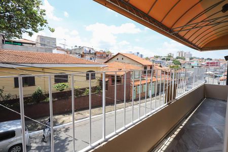 Casa à venda com 195m², 2 quartos e 3 vagas Casa à venda com 195m², 2 quartos e 3 vagasQuarto 1 Vista