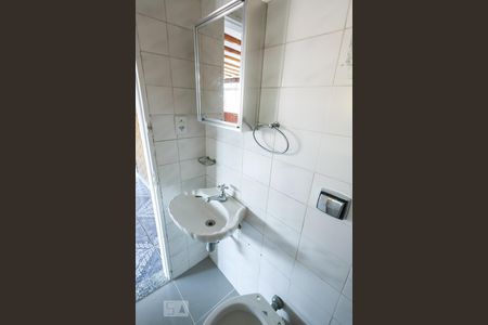 Casa à venda com 195m², 2 quartos e 3 vagas Casa à venda com 195m², 2 quartos e 3 vagasLavabo