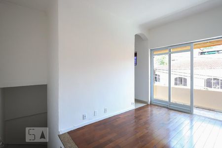 Sala de casa à venda com 2 quartos, 195m² em Vila Carbone, São Paulo