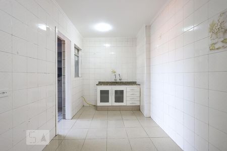 Casa à venda com 195m², 2 quartos e 3 vagas Casa à venda com 195m², 2 quartos e 3 vagasCozinha