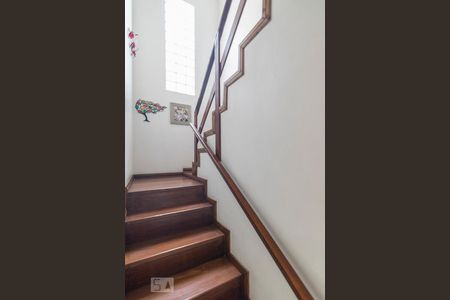 Escada de casa à venda com 4 quartos, 198m² em Parque Erasmo Assunção, Santo André