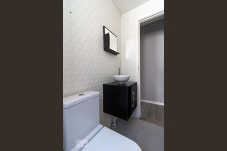 Banheiro de apartamento à venda com 2 quartos, 42m² em Jardim Boa Vista (zona Oeste), Osasco