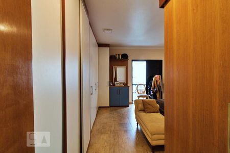 Apartamento à venda com 236m², 4 quartos e 4 vagas Apartamento à venda com 236m², 4 quartos e 4 vagasSuíte 1