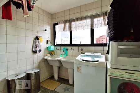 Apartamento à venda com 236m², 4 quartos e 4 vagas Apartamento à venda com 236m², 4 quartos e 4 vagasÁrea de Serviço