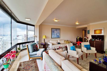 Apartamento à venda com 236m², 4 quartos e 4 vagas Apartamento à venda com 236m², 4 quartos e 4 vagasSala