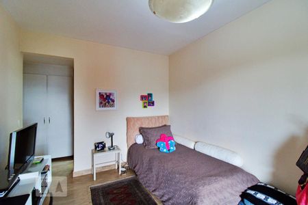 Apartamento à venda com 236m², 4 quartos e 4 vagas Apartamento à venda com 236m², 4 quartos e 4 vagasSuíte 2