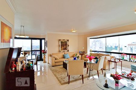 Apartamento à venda com 236m², 4 quartos e 4 vagas Apartamento à venda com 236m², 4 quartos e 4 vagasSala