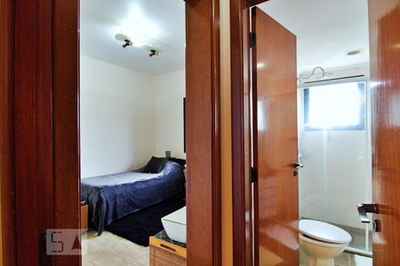 Apartamento à venda com 236m², 4 quartos e 4 vagas Apartamento à venda com 236m², 4 quartos e 4 vagasSuíte 3