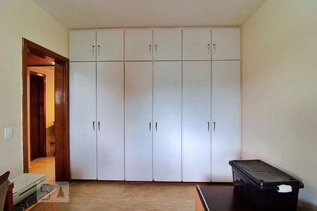 Apartamento à venda com 236m², 4 quartos e 4 vagas Apartamento à venda com 236m², 4 quartos e 4 vagasSuíte 3