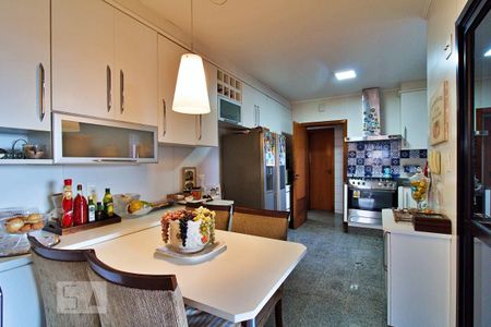 Apartamento à venda com 236m², 4 quartos e 4 vagas Apartamento à venda com 236m², 4 quartos e 4 vagasCozinha