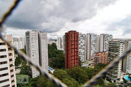 Apartamento à venda com 236m², 4 quartos e 4 vagas Apartamento à venda com 236m², 4 quartos e 4 vagasVista da Suíte 2