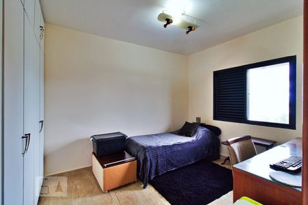 Apartamento à venda com 236m², 4 quartos e 4 vagas Apartamento à venda com 236m², 4 quartos e 4 vagasSuíte 3