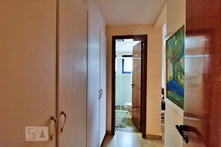 Apartamento à venda com 236m², 4 quartos e 4 vagas Apartamento à venda com 236m², 4 quartos e 4 vagasSuíte 2