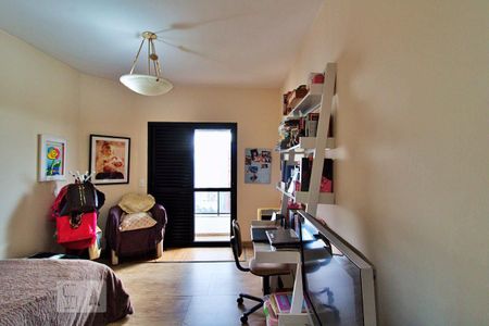 Apartamento à venda com 236m², 4 quartos e 4 vagas Apartamento à venda com 236m², 4 quartos e 4 vagasSuíte 2