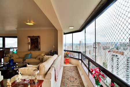 Apartamento à venda com 236m², 4 quartos e 4 vagas Apartamento à venda com 236m², 4 quartos e 4 vagasSala