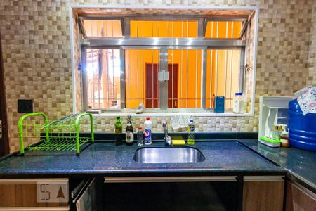 Casa à venda com 198m², 2 quartos e 5 vagas Casa à venda com 198m², 2 quartos e 5 vagasCozinha