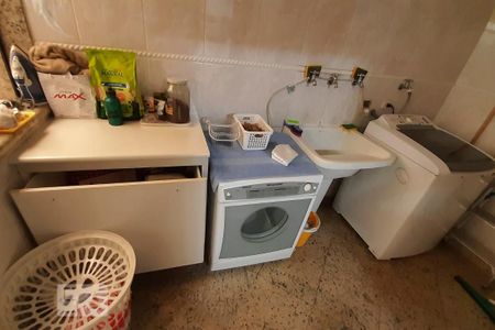 Casa à venda com 460m², 4 quartos e 6 vagasLavanderia