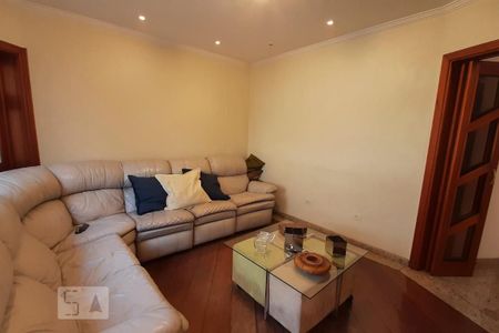 Casa à venda com 460m², 4 quartos e 6 vagasSala TV