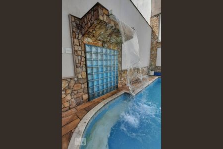 Casa à venda com 460m², 4 quartos e 6 vagasCascata