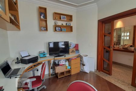 Casa à venda com 460m², 4 quartos e 6 vagasEscritorio