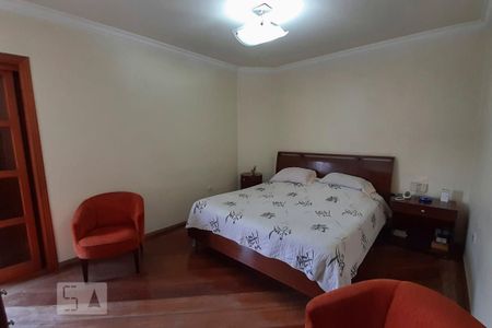 Casa à venda com 460m², 4 quartos e 6 vagasSuite Master