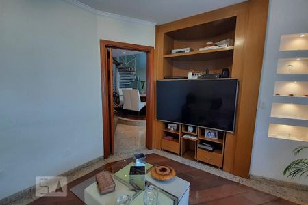 Casa à venda com 460m², 4 quartos e 6 vagasSala TV