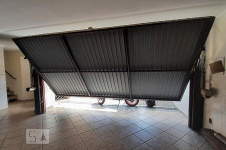 Casa à venda com 460m², 4 quartos e 6 vagasPortao Automatico 1