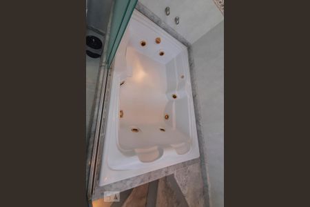 Casa à venda com 460m², 4 quartos e 6 vagasBanheiro Suite Master