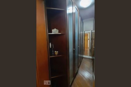 Casa à venda com 460m², 4 quartos e 6 vagasCloset Suite Master
