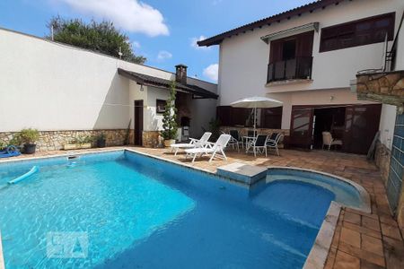 Casa à venda com 460m², 4 quartos e 6 vagasPiscina