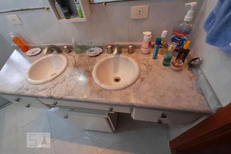 Casa à venda com 460m², 4 quartos e 6 vagasBanheiro Suite Master