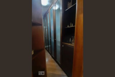 Casa à venda com 460m², 4 quartos e 6 vagasCloset Suite Master