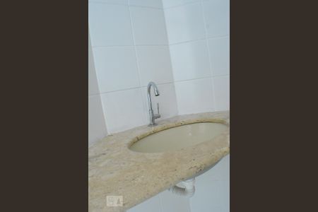 Banheiro de apartamento para alugar com 1 quarto, 51m² em Parque Bela Vista, Salvador