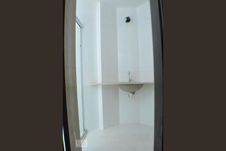 Banheiro de apartamento para alugar com 1 quarto, 51m² em Parque Bela Vista, Salvador