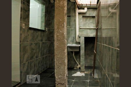 Casa para alugar com 55m², 2 quartos e sem vagaÁrea de Serviço e Quintal
