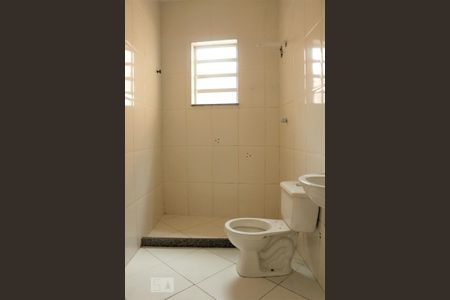 Casa para alugar com 55m², 2 quartos e sem vagaBanheiro