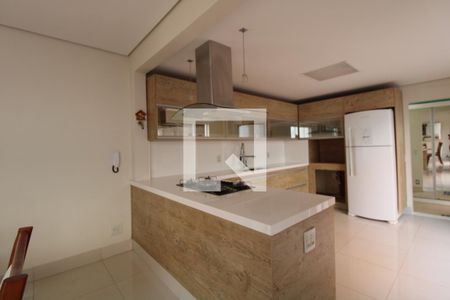 Casa à venda com 240m², 3 quartos e 4 vagasCozinha e sala de jantar