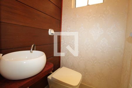 Casa à venda com 240m², 3 quartos e 4 vagasLavabo