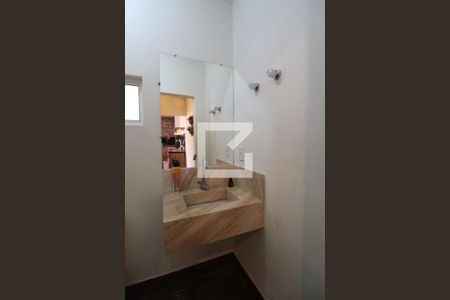 Casa à venda com 240m², 3 quartos e 4 vagasBanheiro da Varanda Gourmet