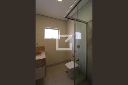 Casa à venda com 240m², 3 quartos e 4 vagasBanheiro Social