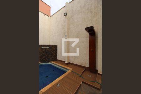 Casa à venda com 240m², 3 quartos e 4 vagasQuintal
