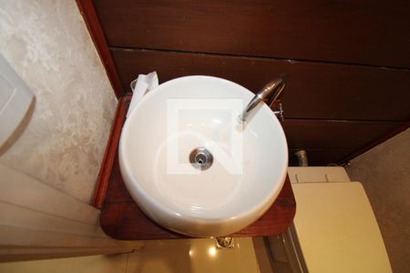 Casa à venda com 240m², 3 quartos e 4 vagasLavabo